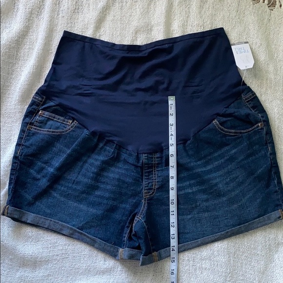 Time and Tru Maternity Over the Belly Shorts - Picture 6 of 6